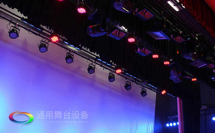 燈光吊桿機組成（桿體結(jié)構(gòu)、卷揚系統(tǒng)和控制系統(tǒng)等）及相關(guān)參數(shù) 