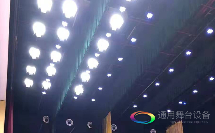 舞臺(tái)燈光常用燈位頂光，配圖詮釋頂光燈位含義